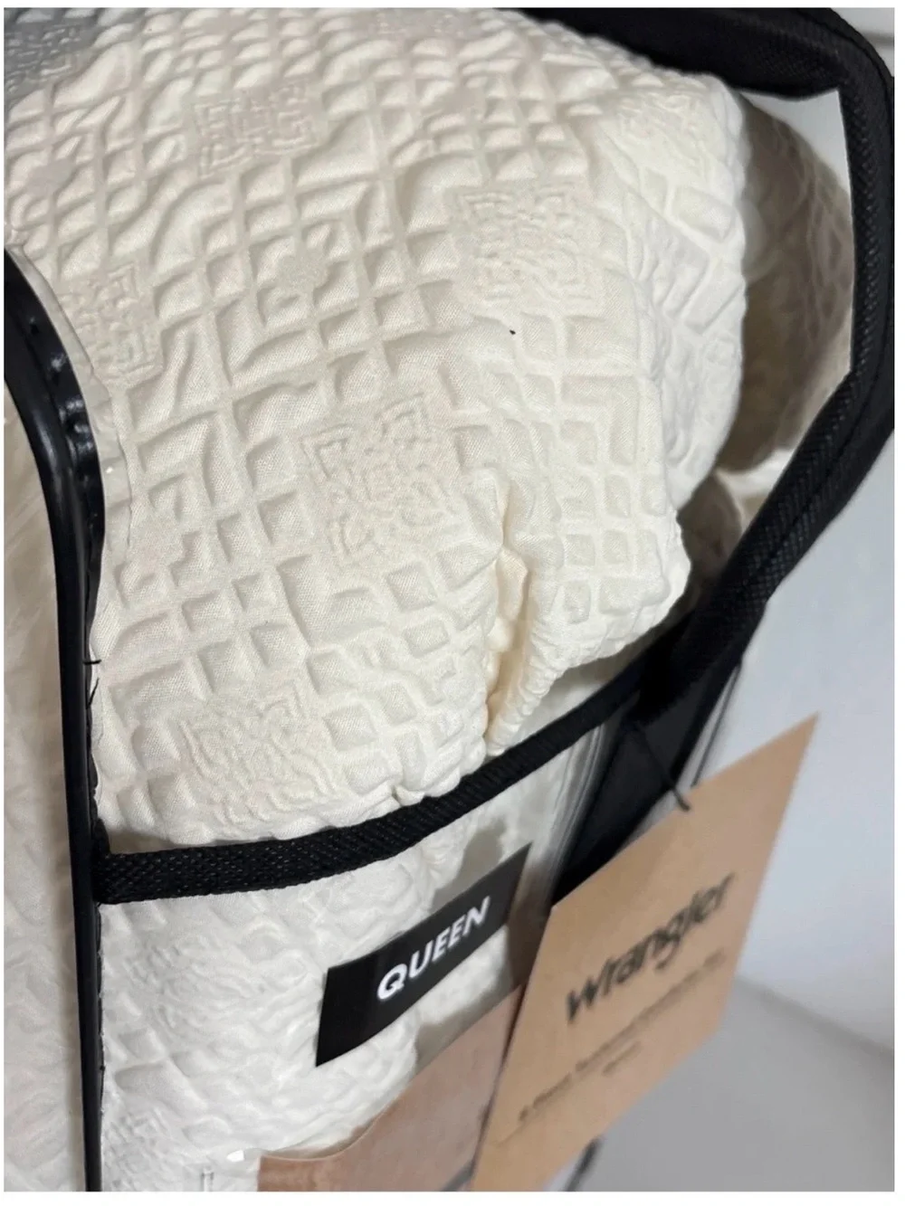 Wrangler Textured Comforter Set in White and Pink